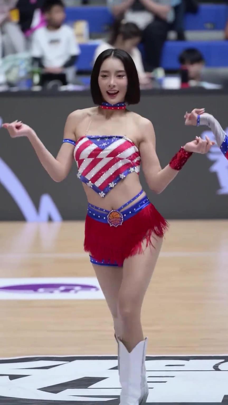 太離譜了 ！幾乎是完美女人！
